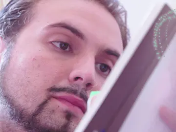 Jesús Carrillo: "Ser gitano y gay es una putada" Jesús Carrillo: "Ser gitano y gay es una putada"