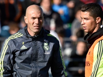 Cristiano Ronaldo y Zidane en un entrenamiento
