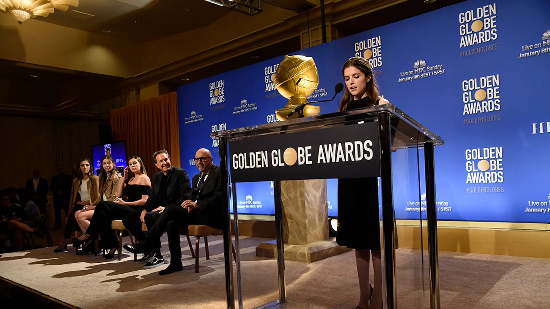 Anna Kendrick leyendo los nominados a los Globos de Oro