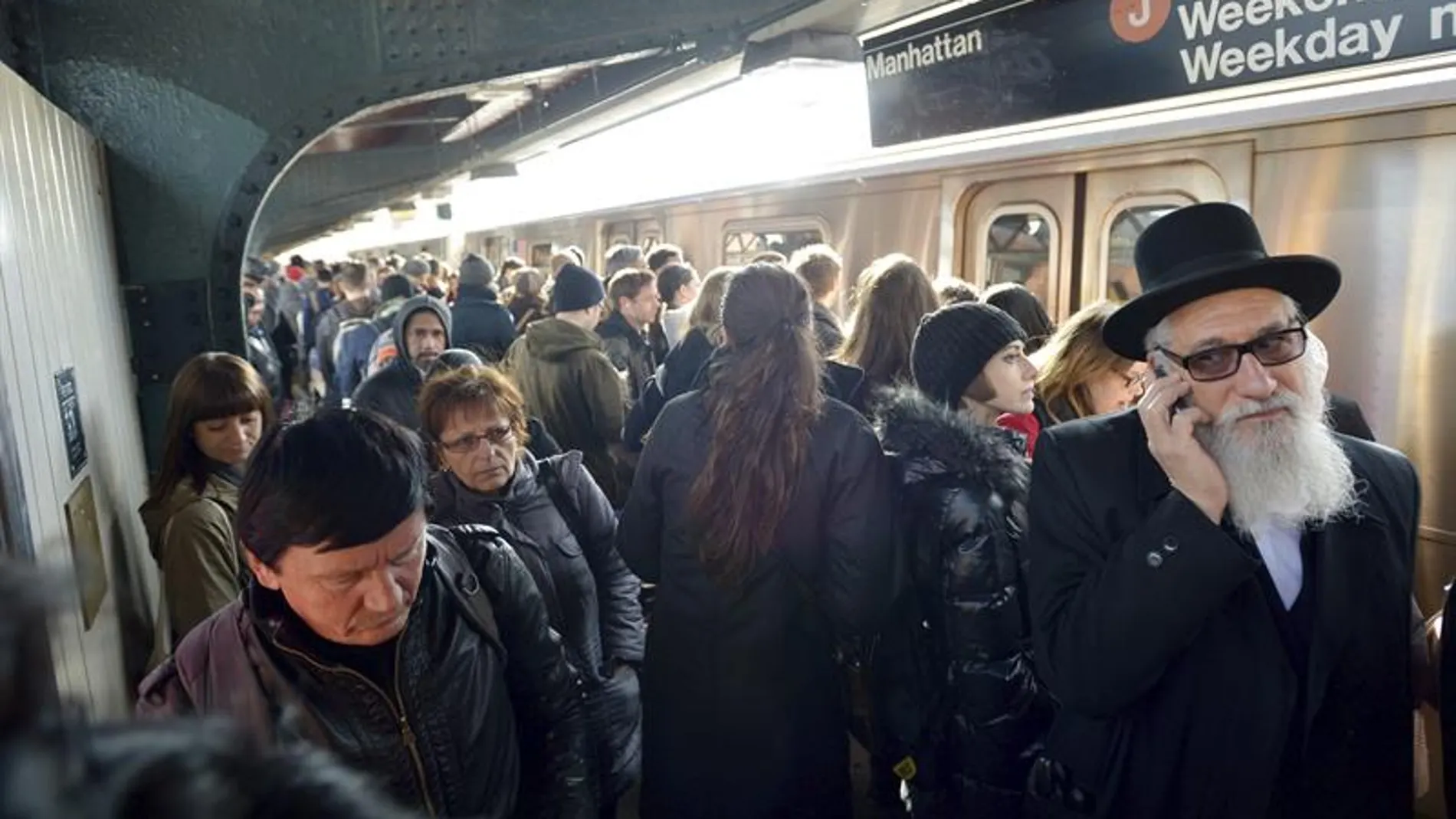 Cerca de 600 personas viajaban en el tren Cerca de 600 personas viajaban en el tren