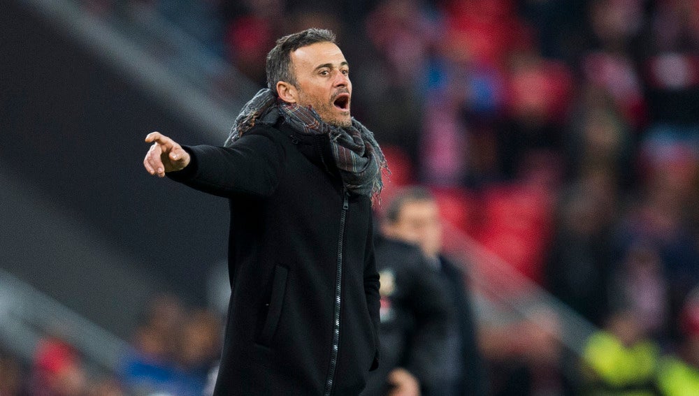 Luis Enrique durante el partido