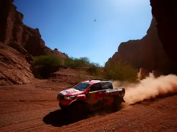Nasser Al-Attiyah, en la tercera etapa del Dakar Nasser Al-Attiyah, en la tercera etapa del Dakar