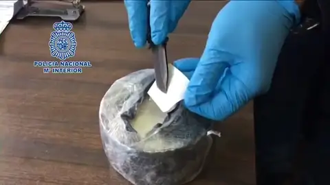 Frame 41.389333 de: Detenido por camuflar un kilo de cocaína dentro de un queso Frame 41.389333 de: Detenido por camuflar un kilo de cocaína dentro de un queso