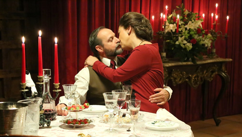 El encuentro más íntimo entre Francisca y Raimundo