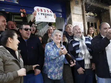 Euforia entre los ganadores del primer premio de 'El NIño' Euforia entre los ganadores del primer premio de 'El NIño'