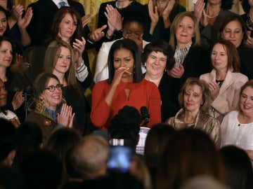 Michelle Obama, emocionada tras su discurso