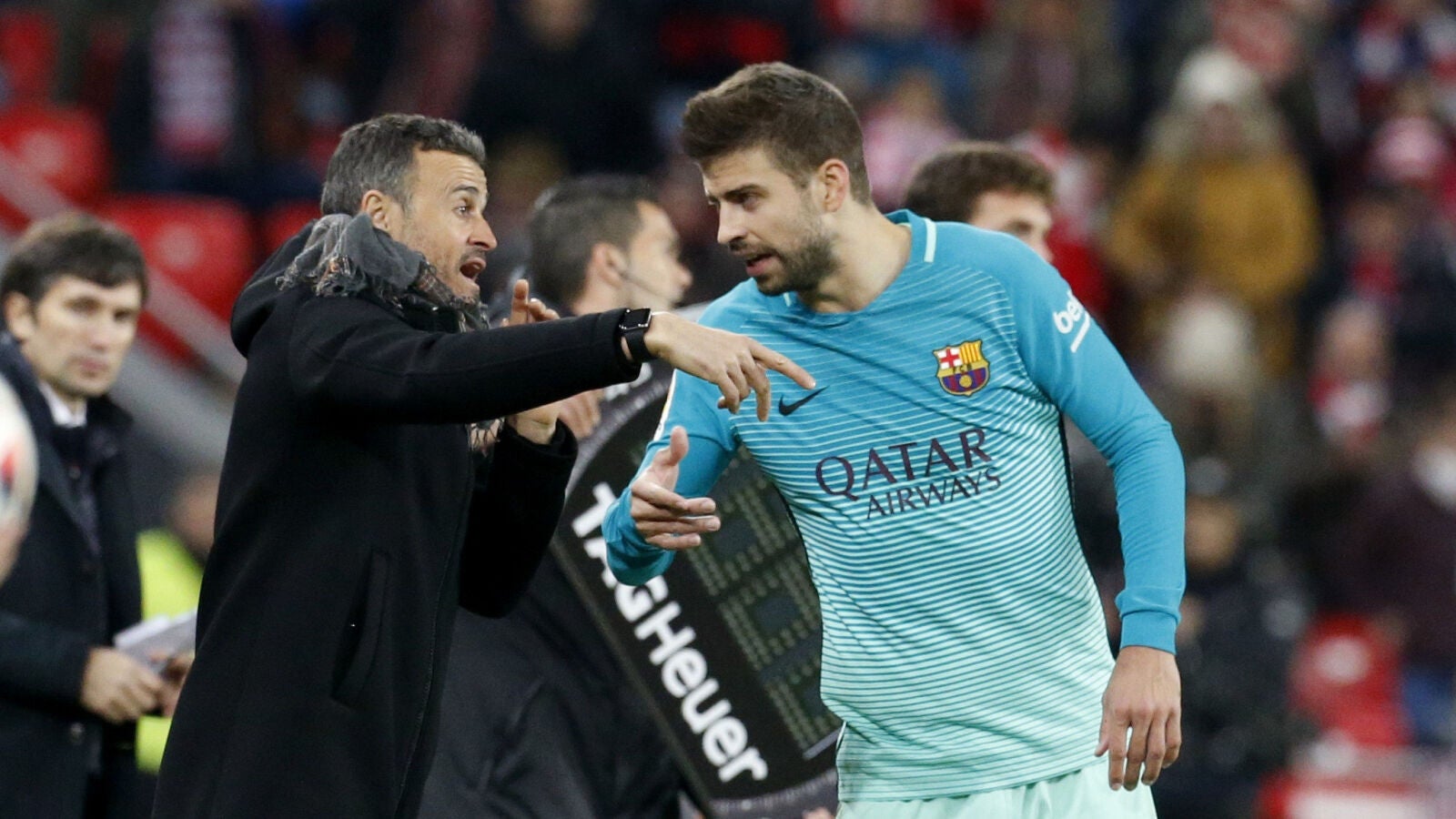 Piqué carga contra el árbitro: 