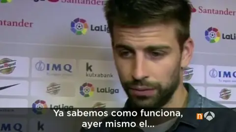 Frame 25.095647 de: Piqué carga contra el árbitro: "Ya sabemos cómo funciona esto, lo vimos en el Real Madrid-Sevilla" Frame 25.095647 de: Piqué carga contra el árbitro: "Ya sabemos cómo funciona esto, lo vimos en el Real Madrid-Sevilla"