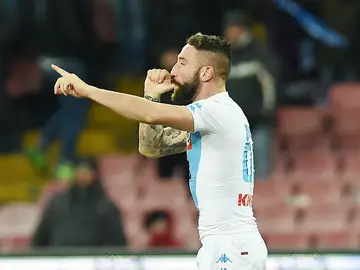Tonelli celebra un gol con el Nápoles Tonelli celebra un gol con el Nápoles