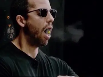 El mago disparándose a sí mismo El mago disparándose a sí mismo