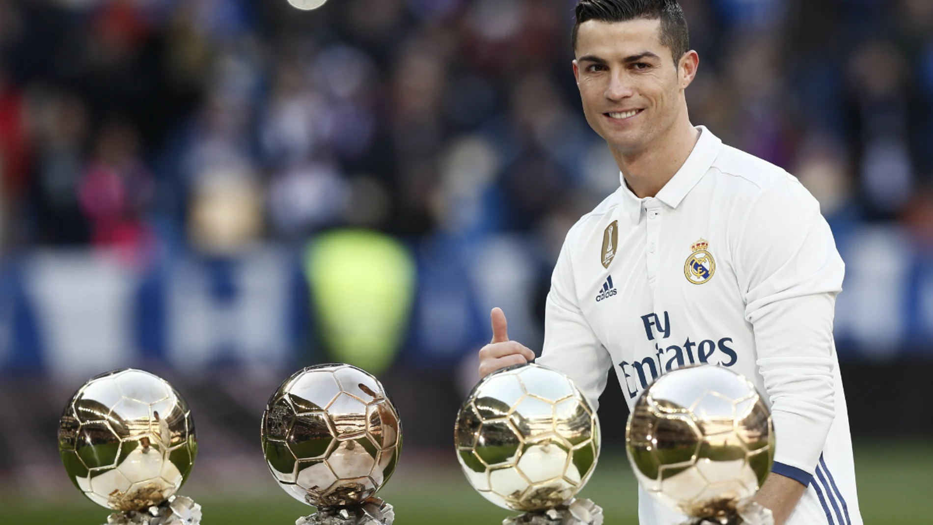 Cristiano, con sus cuatro Balones de Oro Cristiano, con sus cuatro Balones de Oro