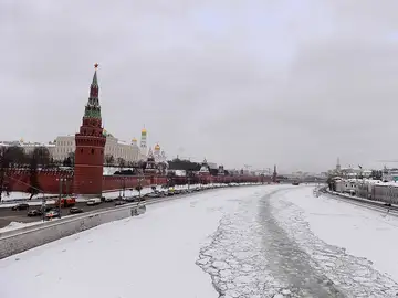 El río Moscova helado El río Moscova helado