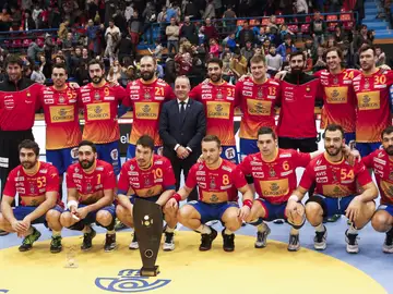 Los 'Hispanos' celebrando el título Los 'Hispanos' celebrando el título