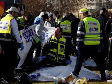 Un camión arrolla a varias personas en Jerusalén Un camión arrolla a varias personas en Jerusalén