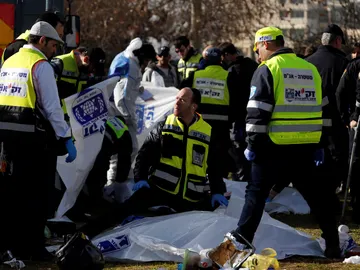 Un camión arrolla a varias personas en Jerusalén Un camión arrolla a varias personas en Jerusalén