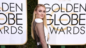 Sophie Turner arriesga y gana con este original Louis Vuitton