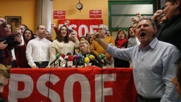 Militantes del PSOE piden congreso en mayo por si hay adelanto electoral