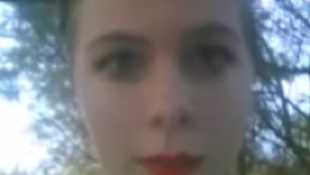 Katelyn Nicole durante la emisión en directo del vídeo en el que se suicida