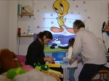 Frame 2.00625 de: Los pediatras dudan del uso médico de las fotos que le hicieron los padres Frame 2.00625 de: Los pediatras dudan del uso médico de las fotos que le hicieron los padres