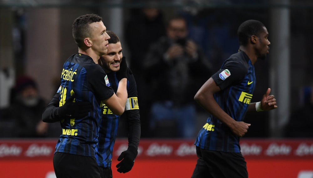Perisic celebra un gol con Icardi