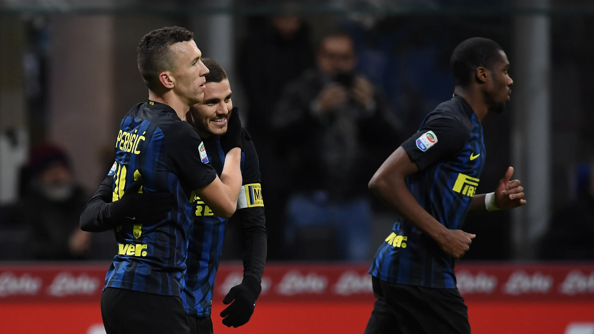 Perisic celebra un gol con Icardi Perisic celebra un gol con Icardi