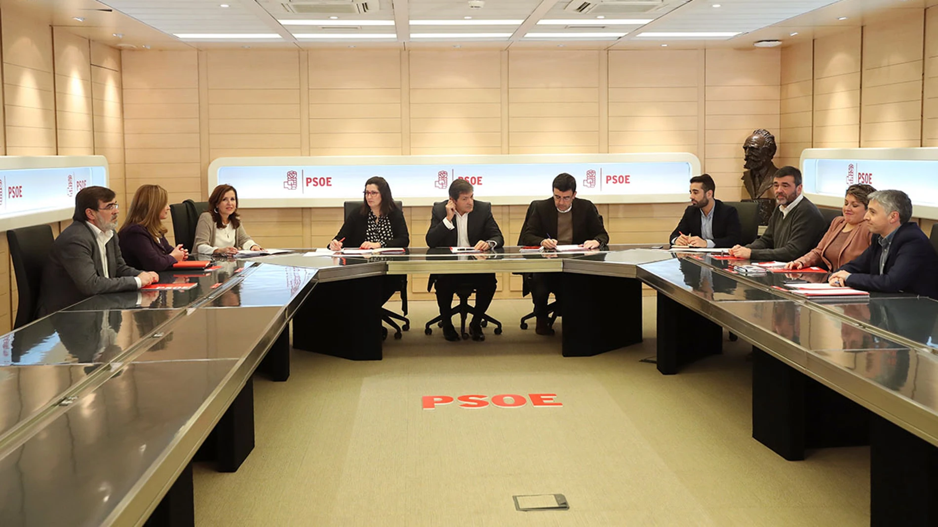 Comisión gestora del PSOE Comisión gestora del PSOE