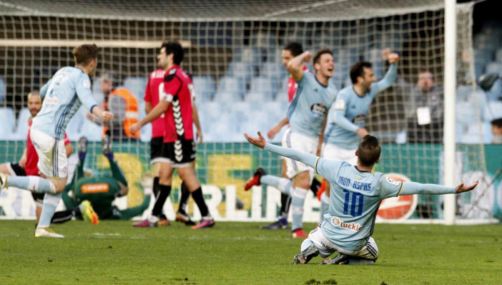 El Celta celebra un gol ante el Alavés