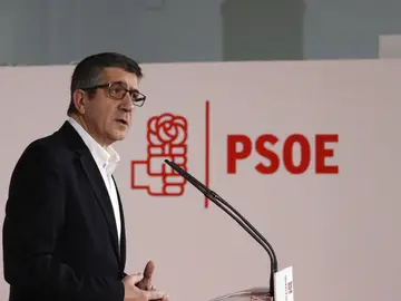 Patxi López presenta su candidatura a la Secretaría General del PSOE Patxi López presenta su candidatura a la Secretaría General del PSOE