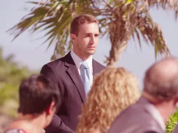 El madrino de Jordi enamora a la madre de Mónica El madrino de Jordi enamora a la madre de Mónica