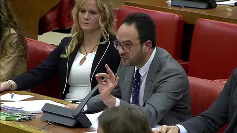 Frame 9.967411 de: PSOE pide que la resolución de Defensa sobre el Yak-42 reconozca "los errores y mentiras" Frame 9.967411 de: PSOE pide que la resolución de Defensa sobre el Yak-42 reconozca "los errores y mentiras"