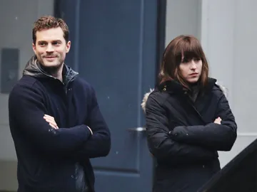 Jamie Dornan y Dakota Johnson en el rodaje de 'Cincuenta sombras más oscuras' Jamie Dornan y Dakota Johnson en el rodaje de 'Cincuenta sombras más oscuras'
