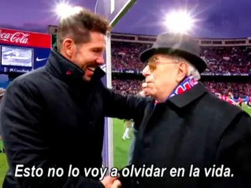 Así vivieron los socios más antiguos del Atlético de Madrid su partido de fútbol más especial Así vivieron los socios más antiguos del Atlético de Madrid su partido de fútbol más especial