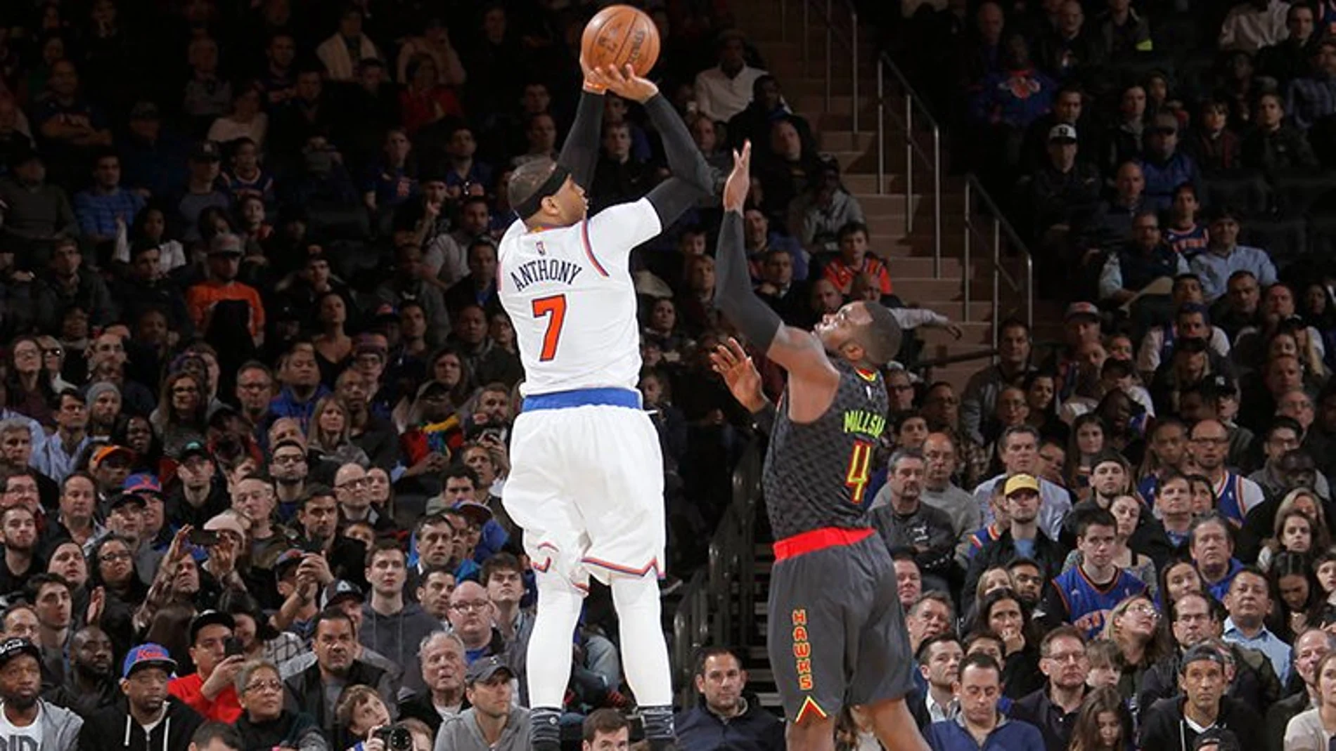 Carmelo Anthony lanzando a canasta Carmelo Anthony lanzando a canasta