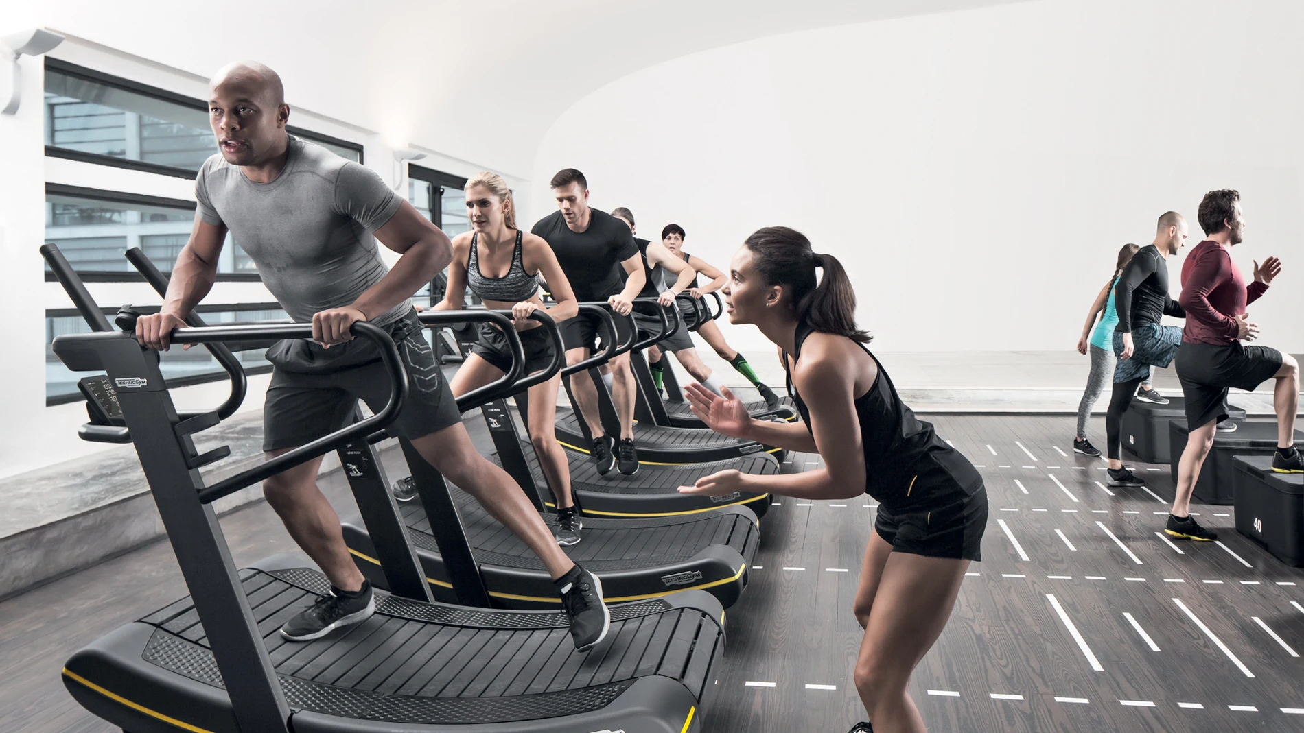 Máquina de correr en grupo Máquina de correr en grupo