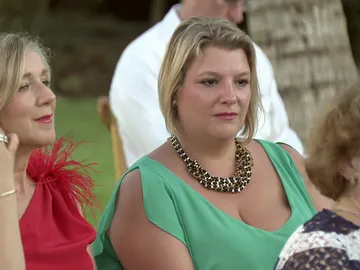 Los amigos de Jaime ofenden a la hermana de Ruth Los amigos de Jaime ofenden a la hermana de Ruth