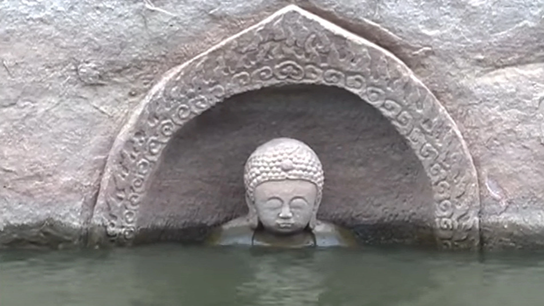 Hallan un Buda en un embalse chino Hallan un Buda en un embalse chino