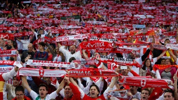 La afición del Sevilla, durante la final de la Copa del Rey contra el Barcelona