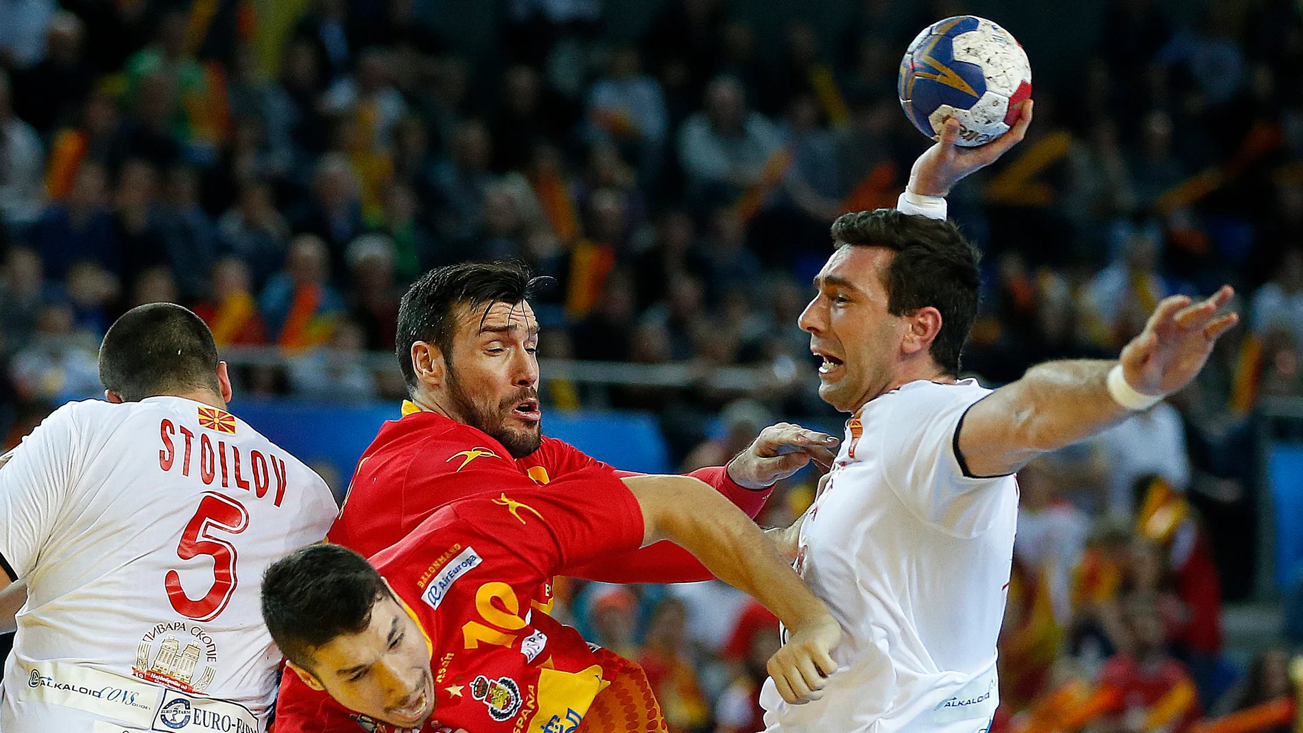 Los Hispanos en el partido frente a Macedonia Los Hispanos en el partido frente a Macedonia