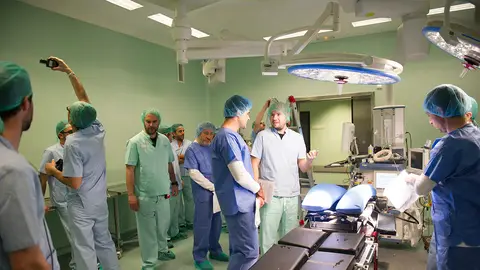 Todo el equipo tuvo que ponerse el traje verde Pulsaciones