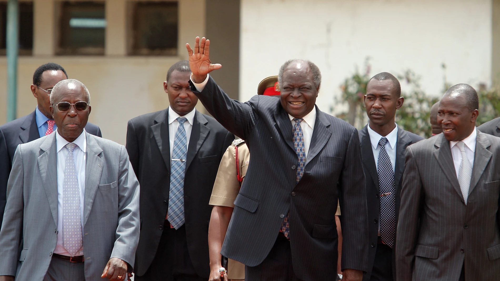 El presidente de Kenia, Mwai Kibaki, junto a otros políticos en Nairobi El presidente de Kenia, Mwai Kibaki, junto a otros políticos en Nairobi