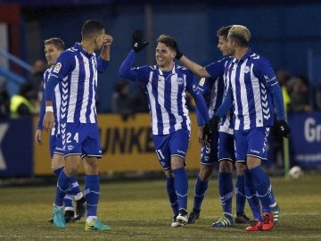 Ibai Gómez celebra un gol con el Alavés