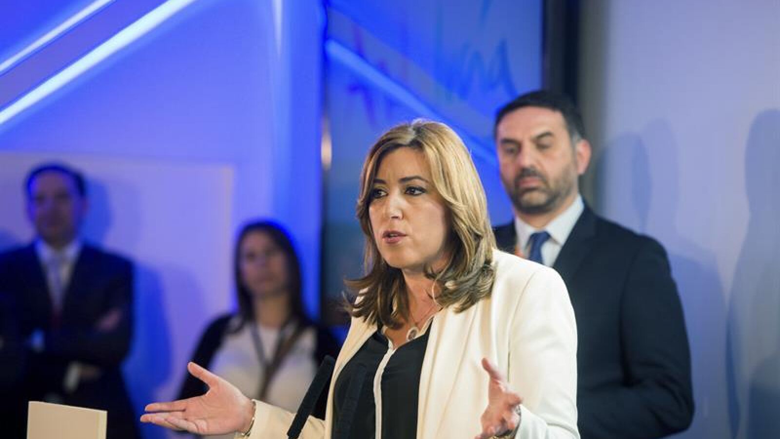 Susana Díaz moviliza a sus equipos en todas las federaciones del PSOE pero sigue sin aclarar su futuro
