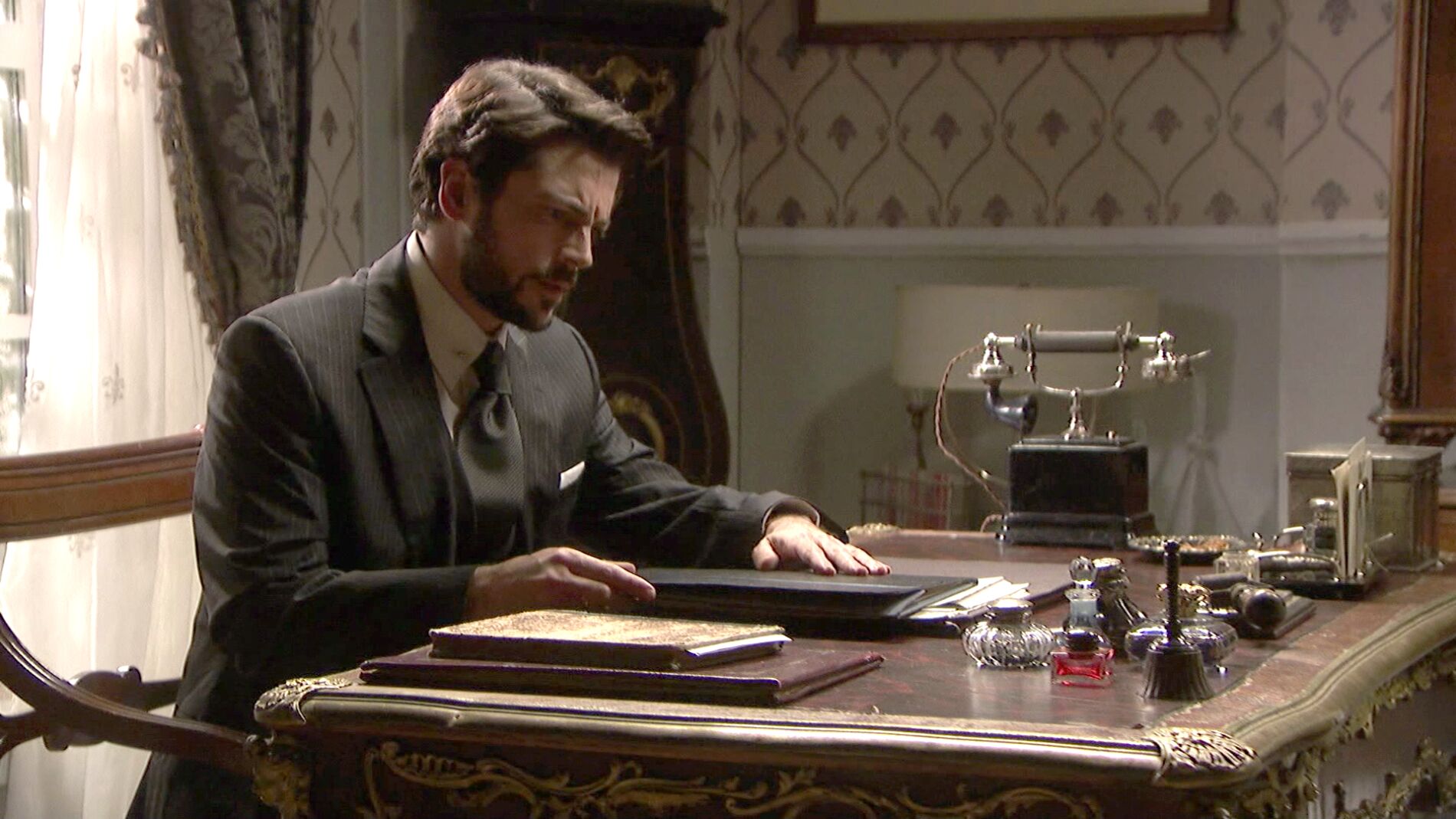 Camila y Hernando descubren la identidad de Ismael