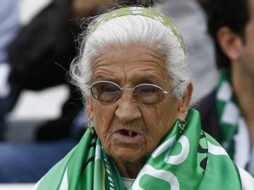 La 'Abuela del Betis'