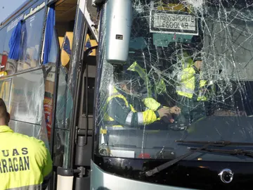Estado en que ha quedado el autobús escolar Estado en que ha quedado el autobús escolar