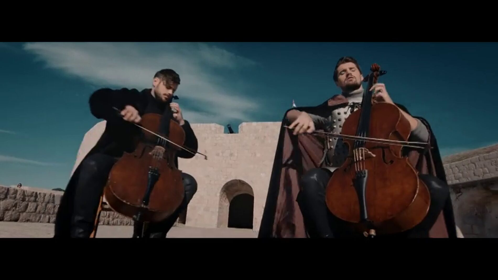 Frame 22.411153 de: El grupo 2CELLOS hacen la versión más épica de la sintonía de 'Juego de Tronos'