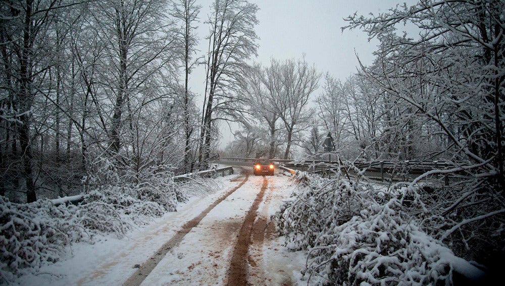 Carretera nevada entre Olot y Ripoll