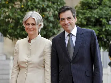 Penelope Fillon junto a su marido François Fillon, ex primer ministro conservador francés Penelope Fillon junto a su marido François Fillon, ex primer ministro conservador francés