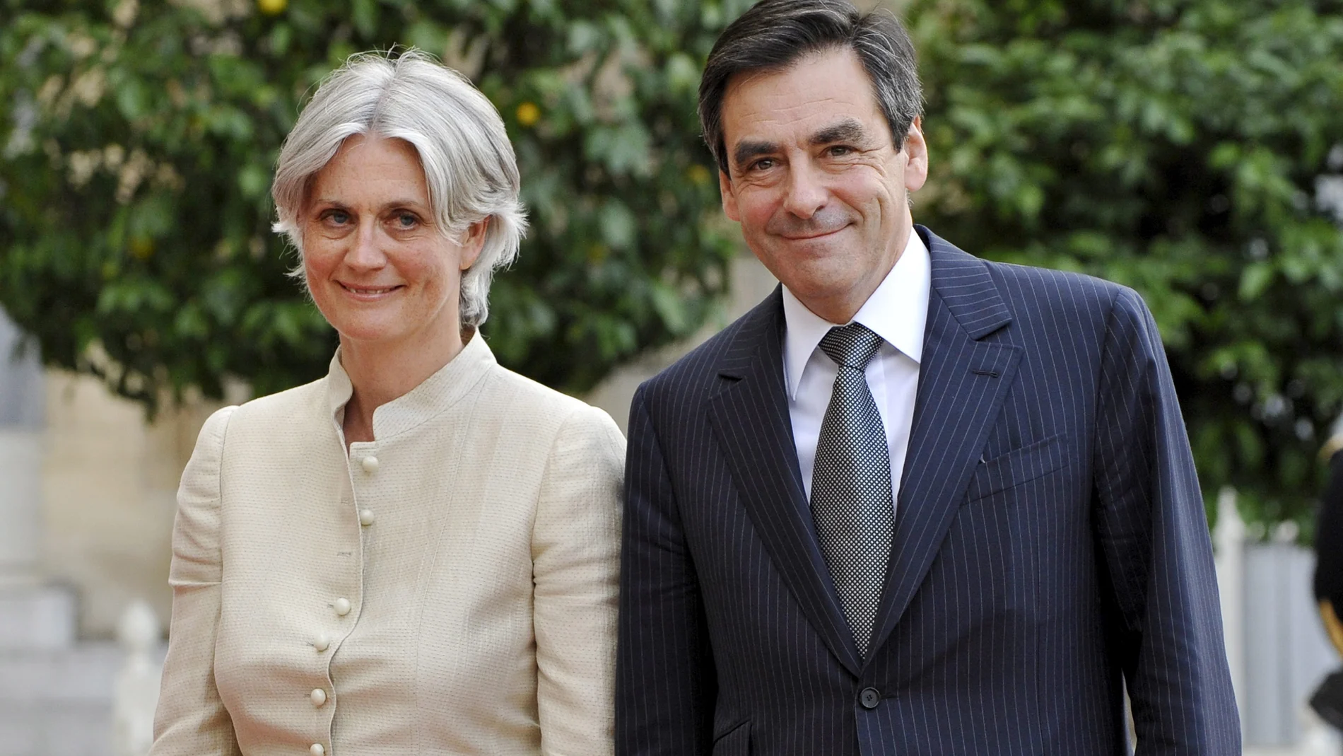 Penelope Fillon junto a su marido François Fillon, ex primer ministro conservador francés Penelope Fillon junto a su marido François Fillon, ex primer ministro conservador francés