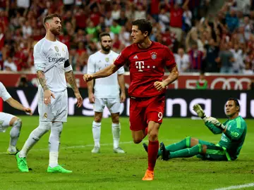 Lewandowski celebra un tanto frente al Real Madrid Lewandowski celebra un tanto frente al Real Madrid